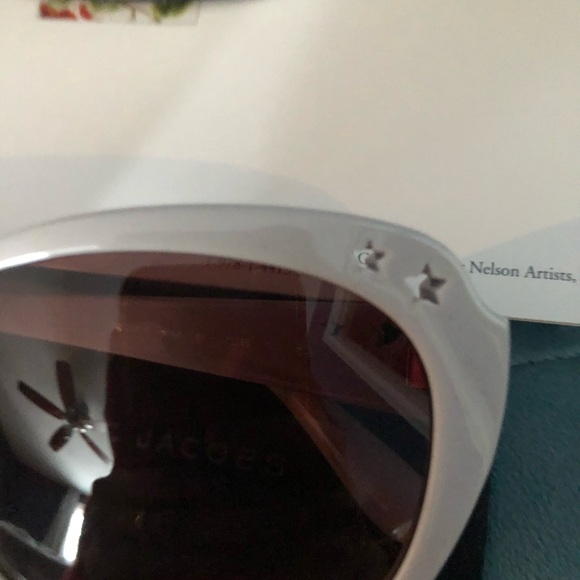 Authentic Marc by marc jacobs sunglasses in light creme grey - Picture 2 of 7